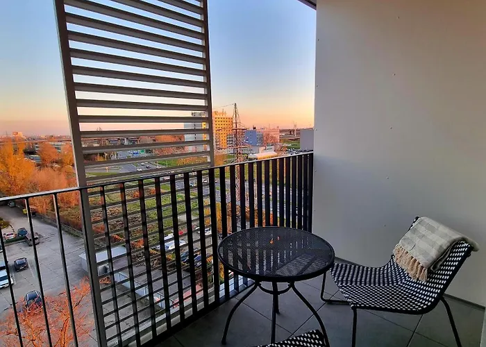 דירה Big Balcony & Free Parking - Premium *